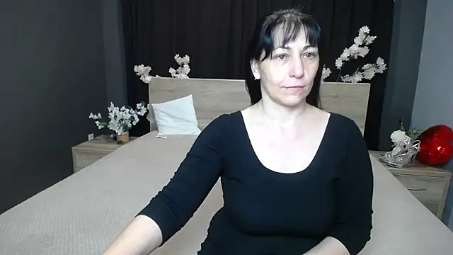 Snapshot of LiluGrants chatting on May 16, 2026, 6:07 pm LiluGrants online show from May 16, 2026, 6:07 pm