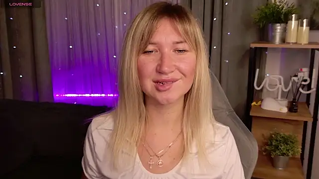 Snapshot of MilaBott chatting on September 26, 2025, 8:35 pm MilaBott online show from September 26, 2025, 8:35 pm