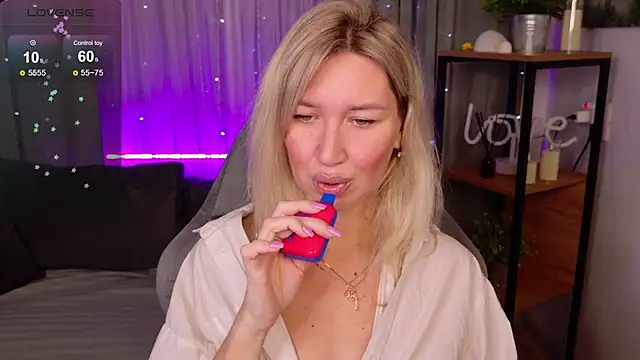 Snapshot of MilaBott chatting on November 11, 2025, 8:20 pm MilaBott online show from November 11, 2025, 8:20 pm