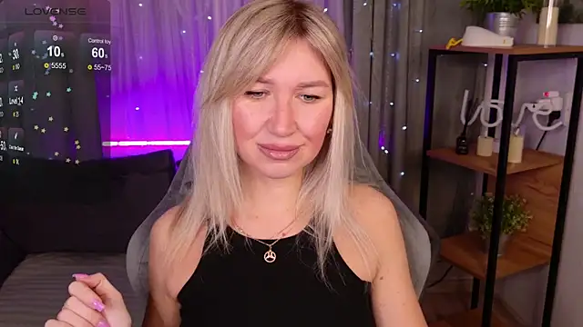 Snapshot of MilaBott chatting on November 15, 2025, 8:05 pm MilaBott online show from November 15, 2025, 8:05 pm