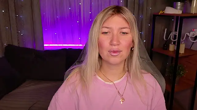 Snapshot of MilaBott chatting on November 18, 2025, 8:24 pm MilaBott online show from November 18, 2025, 8:24 pm