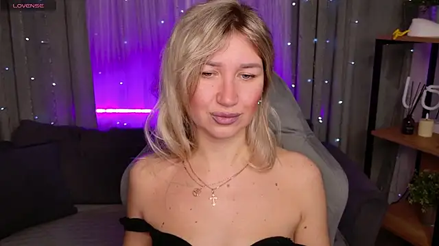 Snapshot of MilaBott chatting on November 23, 2025, 8:19 pm MilaBott online show from November 23, 2025, 8:19 pm