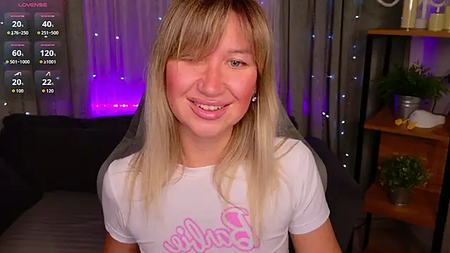 Snapshot of MilaBott chatting on April 6, 2026, 7:48 pm MilaBott online show from April 6, 2026, 7:48 pm