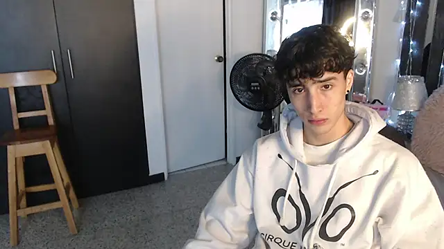 gojo satoru 18 online show from March 14, 2025, 12:07 pm