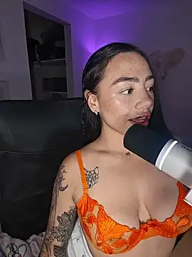 helena smith online show from July 8, 2026, 3:33 am