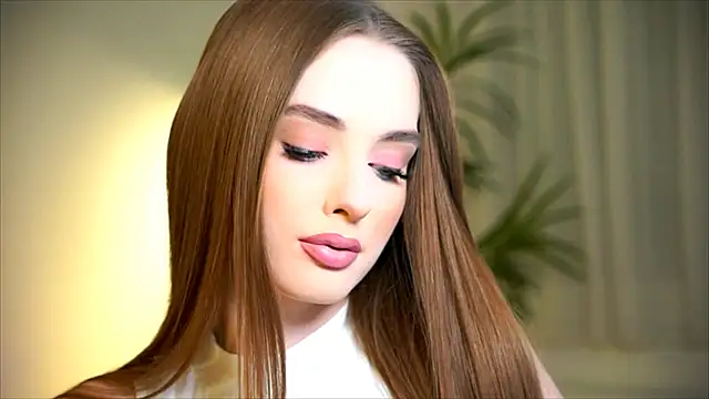 petitegonwiild online show from October 8, 2025, 10:40 pm