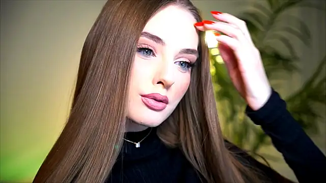 petitegonwiild online show from October 20, 2025, 7:47 pm