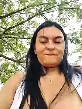 Snapshot of Horny-Mommy-Dirty chatting on March 14, 2025, 5:02 pm Horny-Mommy-Dirty online show from March 14, 2025, 5:02 pm