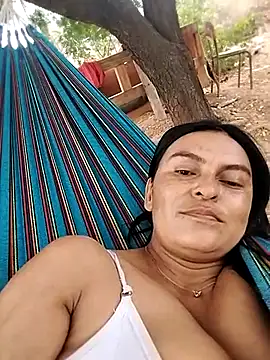 Snapshot of Horny-Mommy-Dirty chatting on March 15, 2025, 10:33 pm Horny-Mommy-Dirty online show from March 15, 2025, 10:33 pm