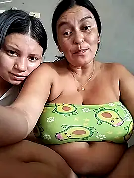 Snapshot of Horny-Mommy-Dirty chatting on October 1, 2025, 3:40 pm Horny-Mommy-Dirty online show from October 1, 2025, 3:40 pm