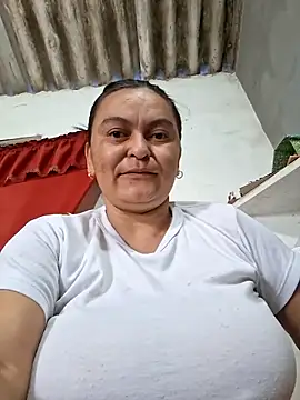 Snapshot of Horny-Mommy-Dirty chatting on February 1, 2026, 2:26 pm Horny-Mommy-Dirty online show from February 1, 2026, 2:26 pm