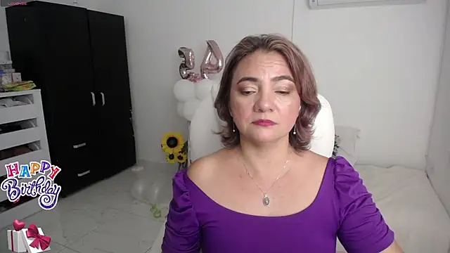 Chiraz hasnaa online show from January 17, 2025, 10:23 pm