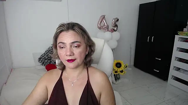 Chiraz hasnaa online show from January 27, 2025, 11:54 pm