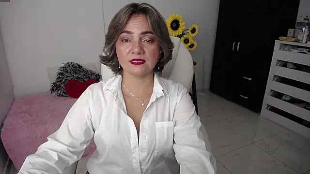 Chiraz hasnaa online show from February 14, 2025, 10:36 pm