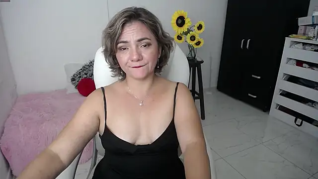 Chiraz hasnaa online show from February 22, 2025, 1:55 am