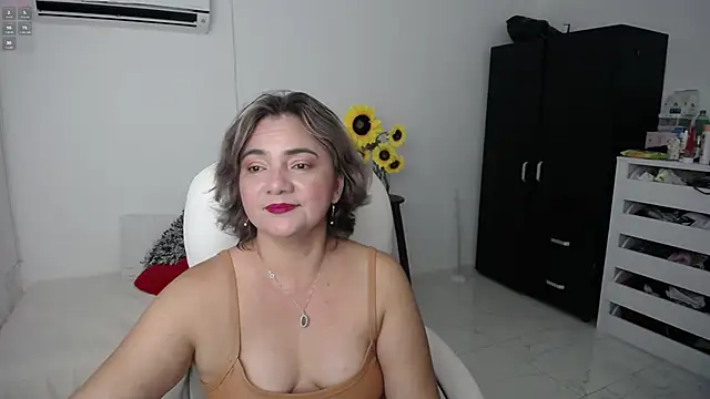 Chiraz hasnaa online show from March 4, 2025, 11:11 pm