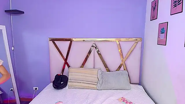 Beautifulskinny18 online show from February 4, 2025, 7:55 pm