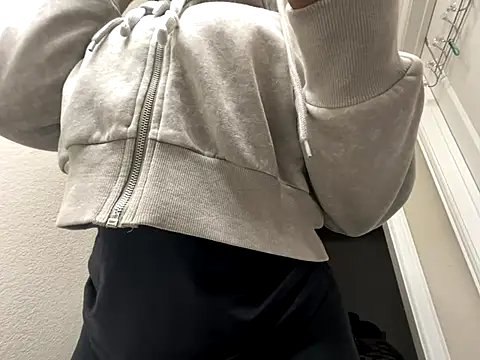 wynterheat online show from November 1, 2025, 7:10 am