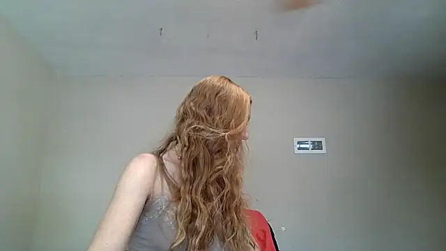 Snapshot of DMDutton chatting on December 5, 2025, 7:10 pm DMDutton online show from December 5, 2025, 7:10 pm