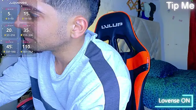 Rich boy01 online show from October 28, 2025, 9:28 pm