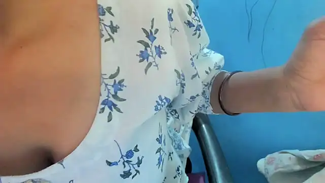 aarjulove online show from February 18, 2026, 4:14 pm