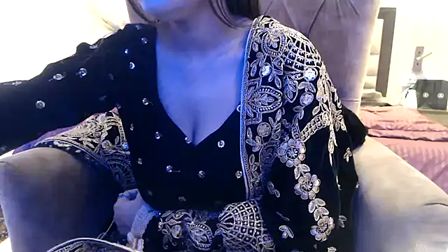 Snapshot of chhui_mui chatting on February 22, 2025, 8:31 pm chhui mui online show from February 22, 2025, 8:31 pm