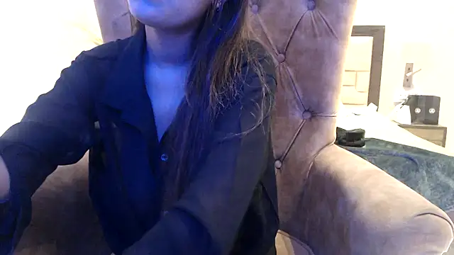 Snapshot of chhui_mui chatting on February 26, 2025, 6:32 pm chhui mui online show from February 26, 2025, 6:32 pm