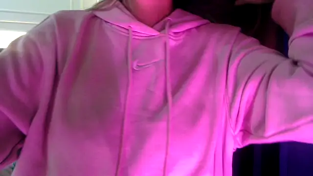 Snapshot of chhui_mui chatting on November 9, 2025, 5:11 pm chhui mui online show from November 9, 2025, 5:11 pm