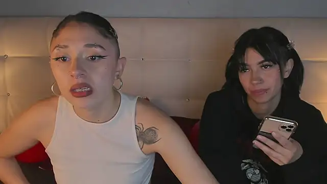 Snapshot of Zowi_Hottiee chatting on March 20, 2025, 3:34 am Zowi Hottiee online show from March 20, 2025, 3:34 am