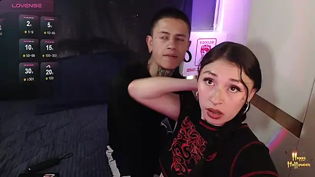 Snapshot of Zowi_Hottiee chatting on November 5, 2025, 7:03 pm Zowi Hottiee online show from November 5, 2025, 7:03 pm