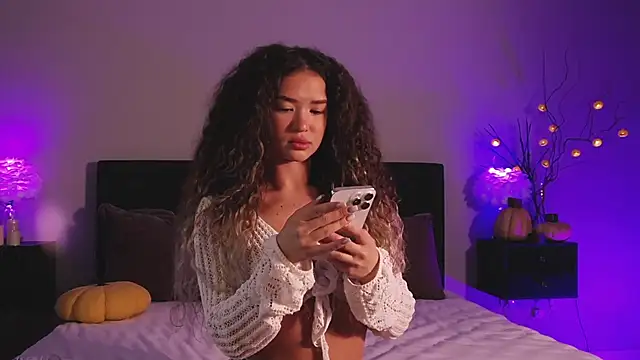 Denise Garciia online show from November 5, 2025, 11:43 am