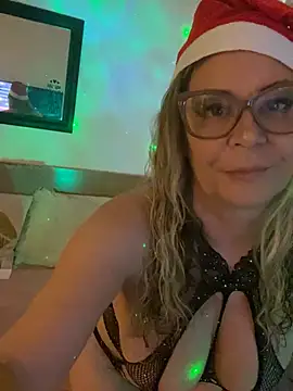 lolavalecuatro online show from December 21, 2024, 4:36 pm