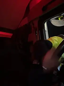 Snapshot of donnuozfutura chatting on January 2, 2025, 10:11 pm donnuozfutura online show from January 2, 2025, 10:11 pm