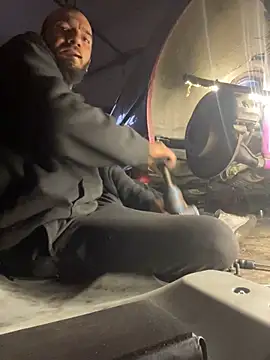 Snapshot of donnuozfutura chatting on March 15, 2025, 5:48 pm donnuozfutura online show from March 15, 2025, 5:48 pm