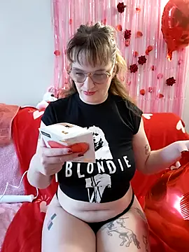 Snapshot of PrincesseMalicia chatting on February 18, 2026, 3:52 pm PrincesseMalicia online show from February 18, 2026, 3:52 pm