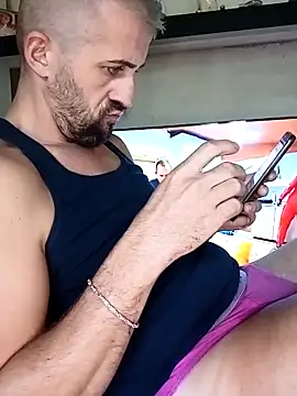 Snapshot of GrofLicno chatting on November 5, 2025, 11:54 am GrofLicno online show from November 5, 2025, 11:54 am