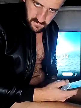 Snapshot of GrofLicno chatting on November 9, 2025, 2:15 pm GrofLicno online show from November 9, 2025, 2:15 pm