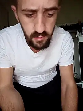 Snapshot of GrofLicno chatting on December 4, 2025, 12:14 pm GrofLicno online show from December 4, 2025, 12:14 pm