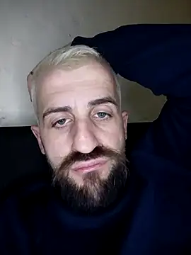 Snapshot of GrofLicno chatting on December 14, 2025, 12:38 am GrofLicno online show from December 14, 2025, 12:38 am