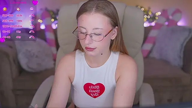 Snapshot of SilverrMoon chatting on January 8, 2026, 1:46 pm SilverrMoon online show from January 8, 2026, 1:46 pm