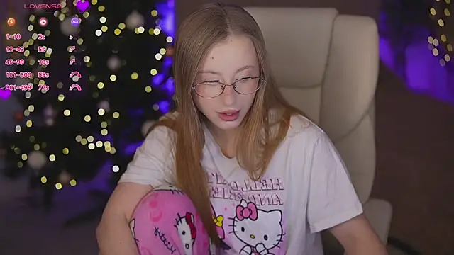 Snapshot of SilverrMoon chatting on January 15, 2026, 1:59 pm SilverrMoon online show from January 15, 2026, 1:59 pm