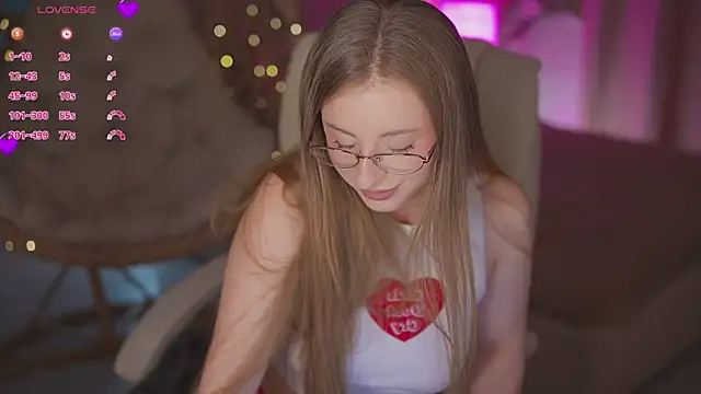 Snapshot of SilverrMoon chatting on February 27, 2026, 2:06 pm SilverrMoon online show from February 27, 2026, 2:06 pm