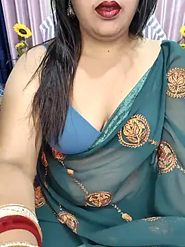 Snapshot of Cute-Raashii chatting on December 16, 2025, 11:10 pm Cute-Raashii online show from December 16, 2025, 11:10 pm