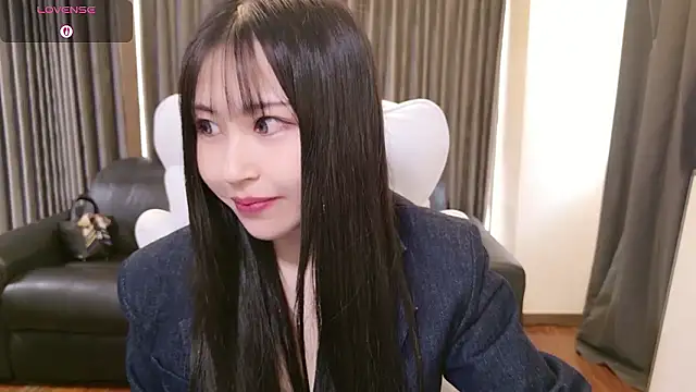 -satomi-jp online show from February 1, 2026, 5:28 am