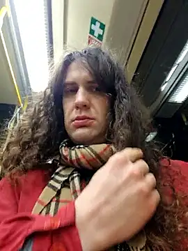 Snapshot of Josephine_LIVE chatting on November 29, 2025, 9:18 pm Josephine LIVE online show from November 29, 2025, 9:18 pm