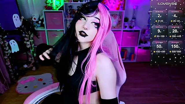 Snapshot of Aki__Ra chatting on November 15, 2025, 7:10 pm Aki Ra online show from November 15, 2025, 7:10 pm