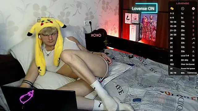 Snapshot of DuoVibes chatting on March 4, 2025, 5:34 pm DuoVibes online show from March 4, 2025, 5:34 pm