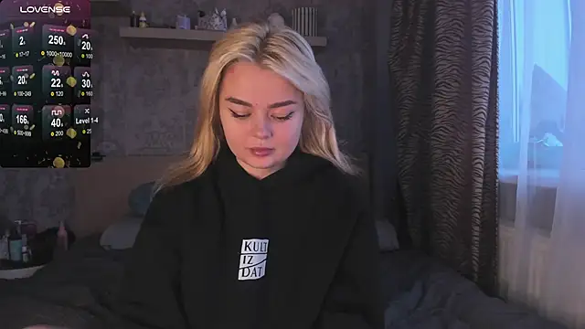 Snapshot of purebeautie13 chatting on January 30, 2025, 12:06 pm purebeautie13 online show from January 30, 2025, 12:06 pm