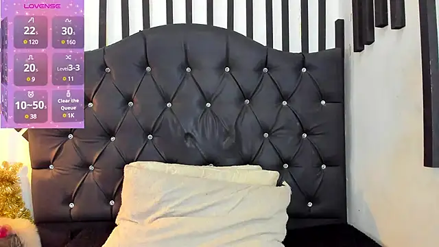 Snapshot of AllisonsweetZ chatting on January 7, 2025, 8:10 pm AllisonsweetZ online show from January 7, 2025, 8:10 pm