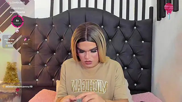 Snapshot of AllisonsweetZ chatting on February 5, 2025, 7:42 pm AllisonsweetZ online show from February 5, 2025, 7:42 pm